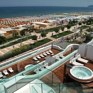 Отель T-Suite Hotel, Риччоне